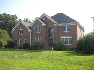 101 Pickett Pl, Yorktown, VA 23693