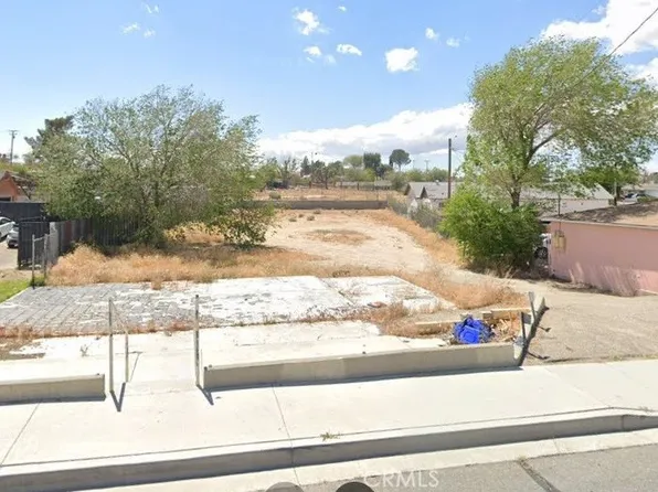 14276 Hesperia Rd, Victorville, CA 92395