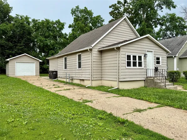 1431 E 19th St, Des Moines, IA 50316