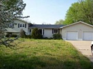 16996 E Fairfield Rd, Mount Vernon, IL 62864