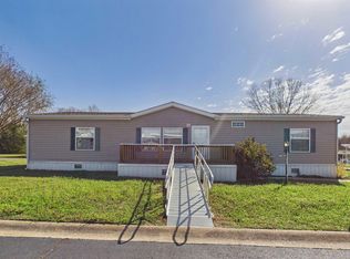 66 River Run Dr, Gassville, AR 72635