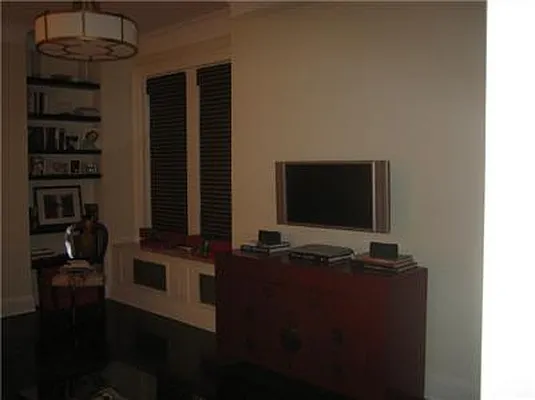 Rented by Warburg | media 8