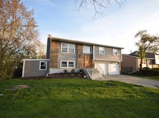 4415 Westbridge Ct, Hoffman Estates, IL 60192