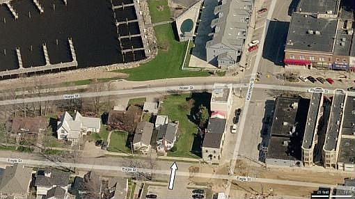 5th image of 327 Eagle St