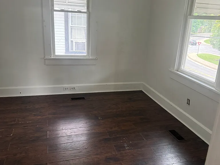 1027 Bryant St — Photo 3