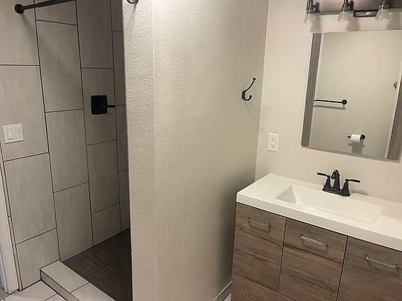 5th image of 103 Rabbit Rd Unit A