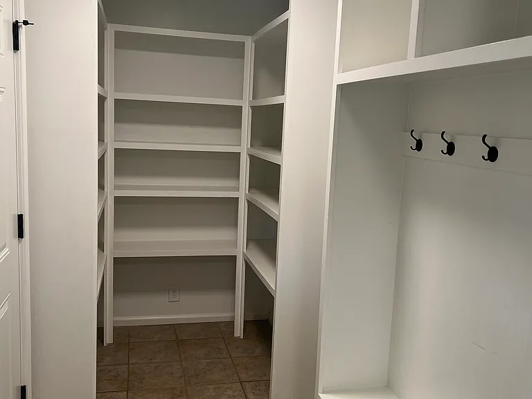515 Paddock Ln — Photo 13