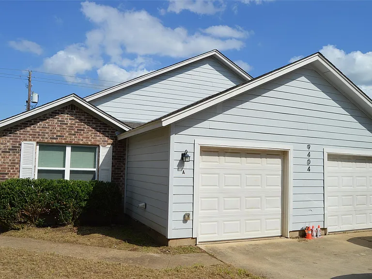 9404 Menchaca Rd #A — Photo 1