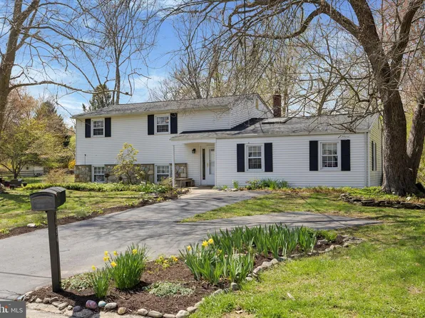 1290 Clearbrook Rd, West Chester, PA 19380