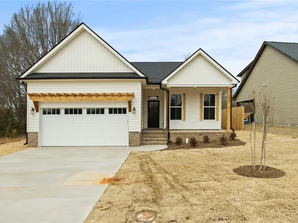 208 Athens St, Travelers Rest, SC 29690