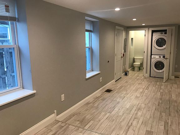 4th image of 2045 Green St APT 1R