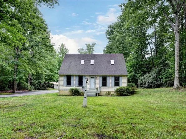 935 Stewarts Rd, Lanexa, VA 23089