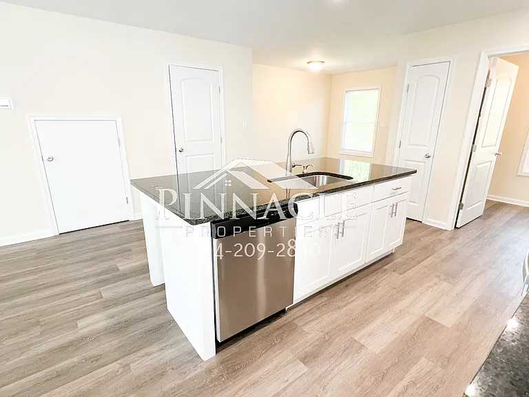 2305 Tazewell Ave #B — Photo 9