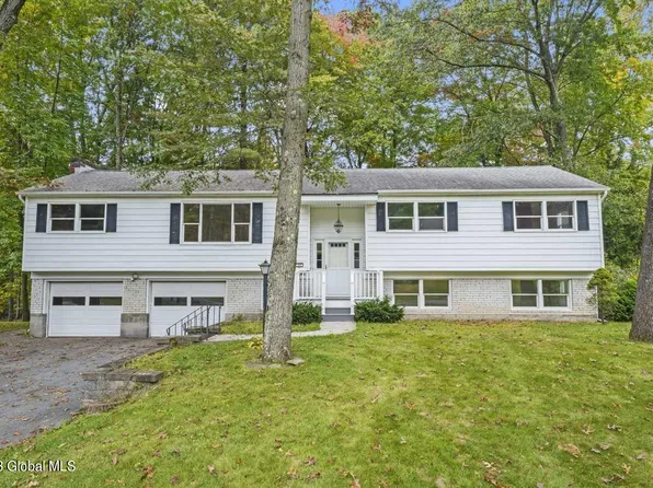 25 Casablanca Court, Clifton Park, NY 12065