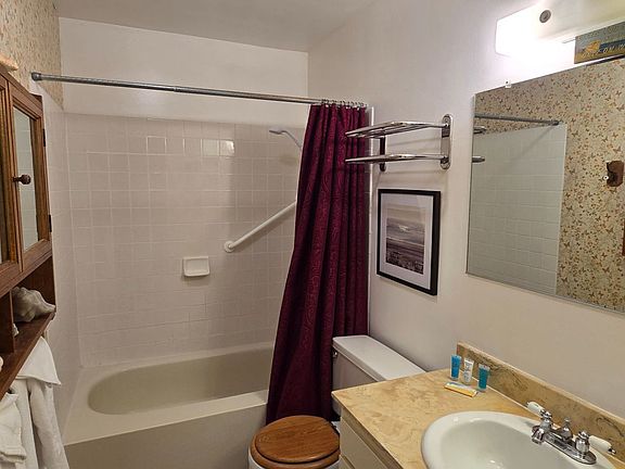 4th image of 4750 Noyes St APT 122