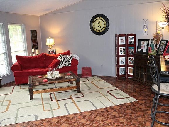 4th image of 5 Cummings Ln