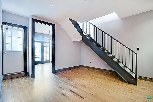 Rented by EXR | media 1