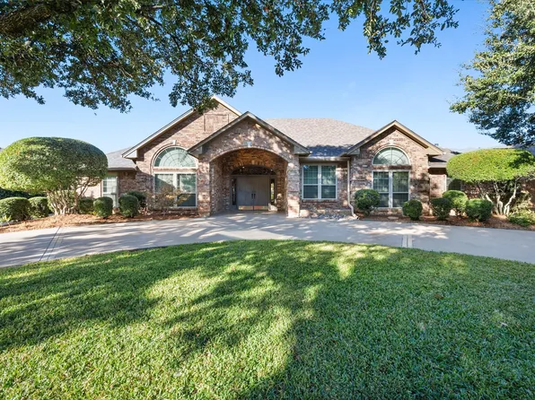 815 Muirfield Dr, Mansfield, TX 76063