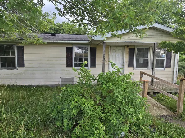 1832 Slab Camp Rd, Renick, WV 24966