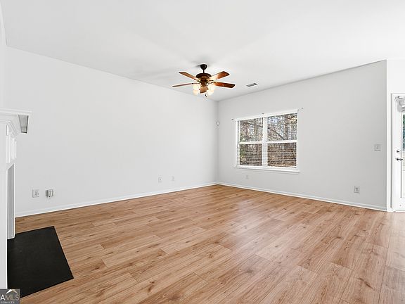 5th image of 139 Gloster Park Ct
