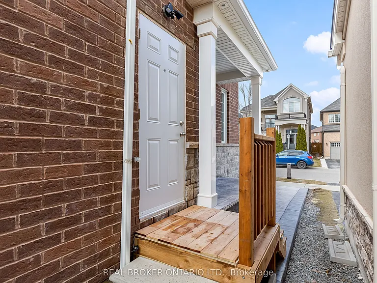 392 Clarkson Gate #BASEMENT — Photo 18