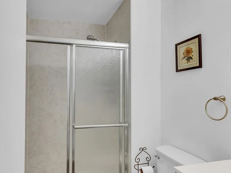 31 Valerian Ct — Photo 14
