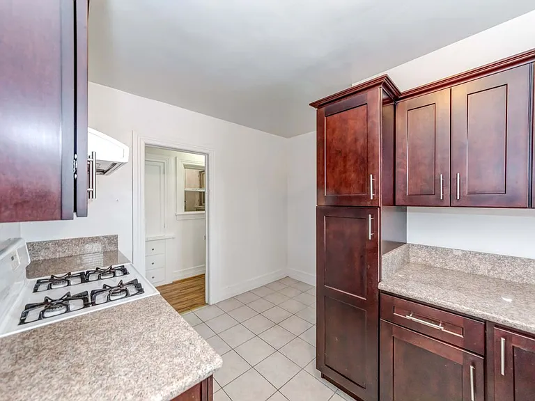 1308 S Van Ness Ave — Photo 5