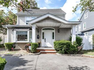 956 Midwood Rd, Woodmere, NY 11598