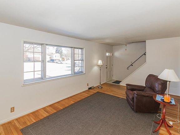 5th image of 5803 Hollister Dr