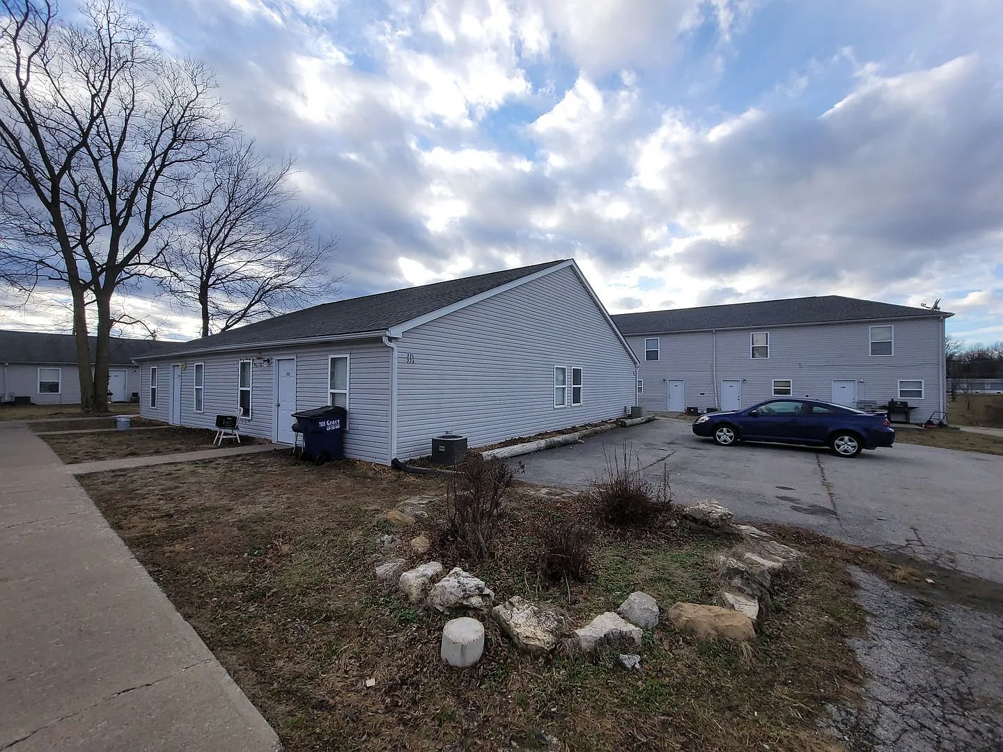 Bruer Park Gardens Apartments - Truesdale MO — Photo 4