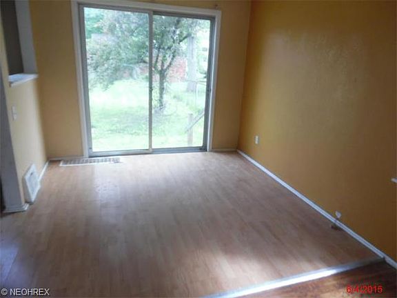 3rd image of 19209 Wickfield Ave