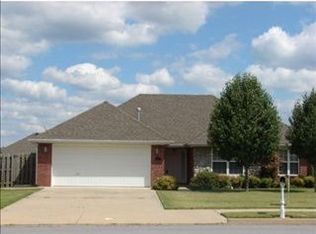 1401 Silent Grove Rd, Springdale, AR 72762