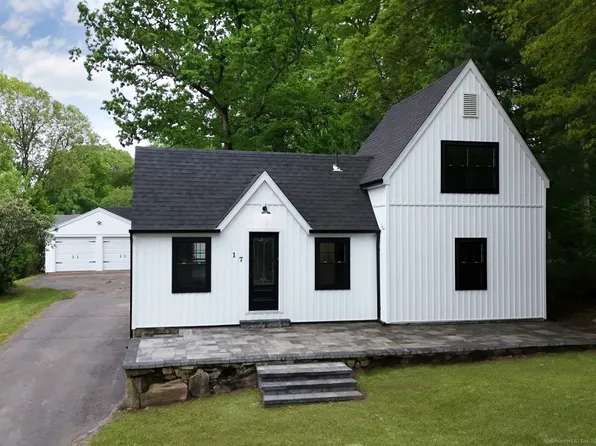 17 Hills Avenue, East Hampton, CT 06424