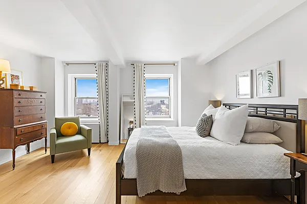 Sold by Hudson 3 Inc | media 6