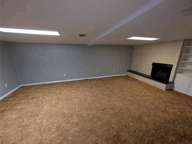 230 Diamond St — Photo 24
