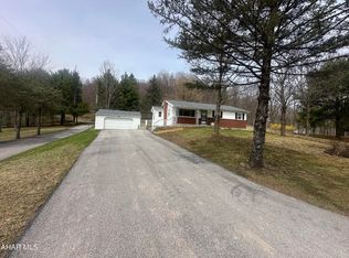 1457 Decker Hollow Rd, Tyrone, PA 16686