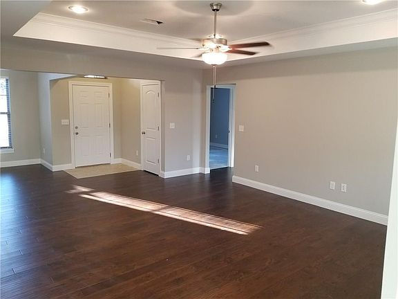 5th image of 36 Coalburn Dr