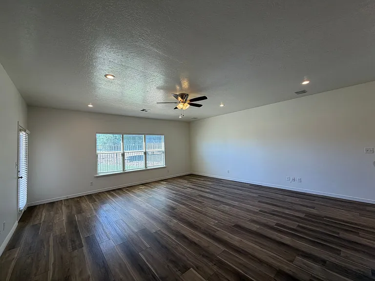 519 W Harvest Ln — Photo 7