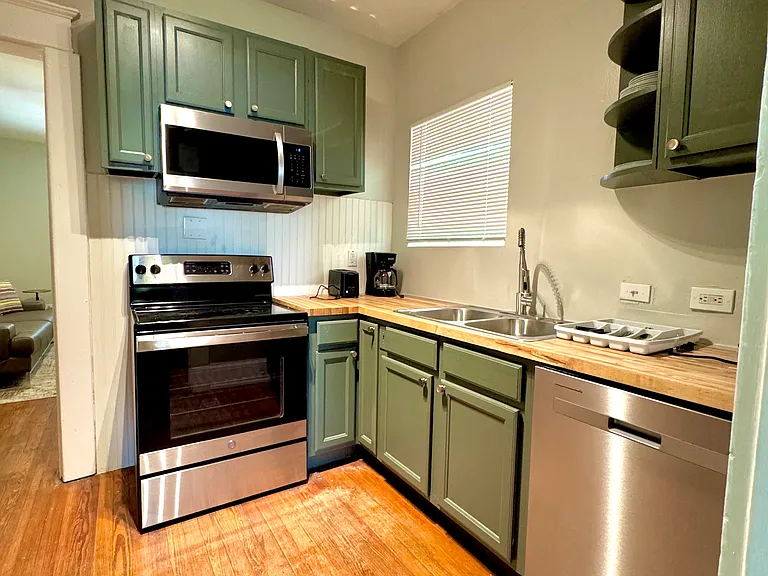 658 Cascade Ave SW #A — Photo 4