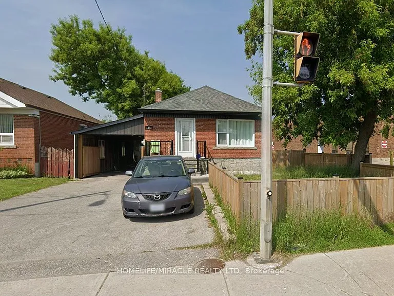 1382 Warden Ave #BASEMENT — Photo 2