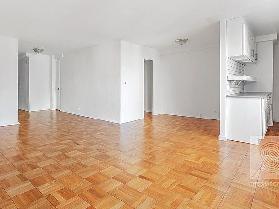 3rd image of 155 E 38th St APT 15A