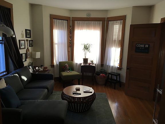 2nd image of 3239 Raymond Ave #2