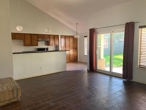 4th image of 3026 The Highlands Dr