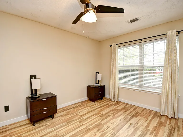 1038 Portico Loop — Photo 4