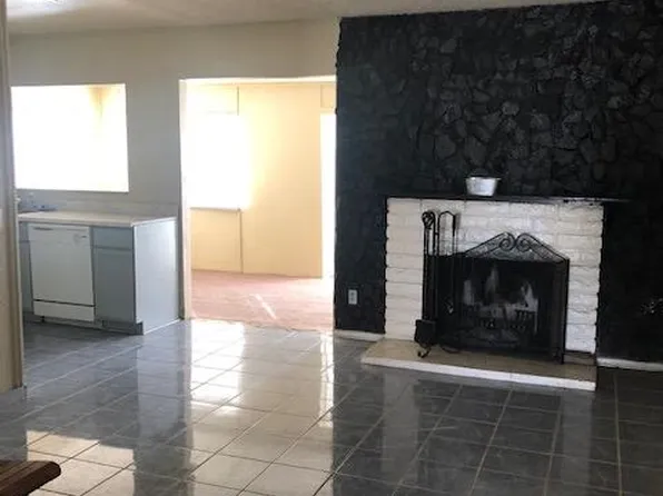 44117 4th St E, Lancaster, CA 93535