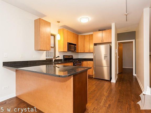 3rd image of 2035 W Crystal St #1728