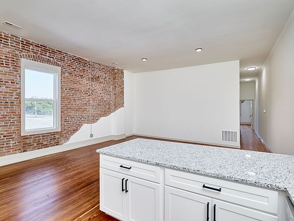 3rd image of 315 E Main St #C