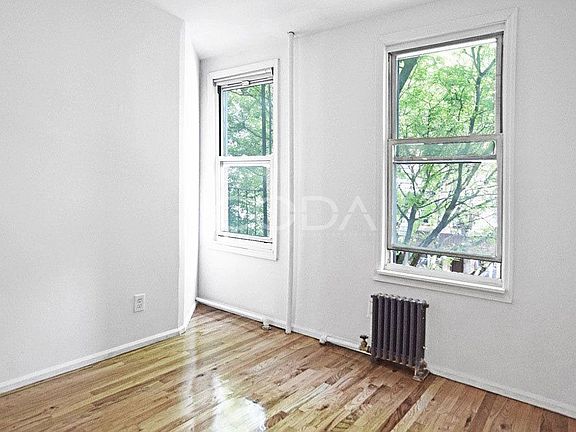 5th image of 182 Green St #2