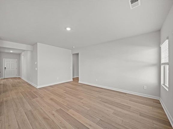 4th image of 831 Penfold Point