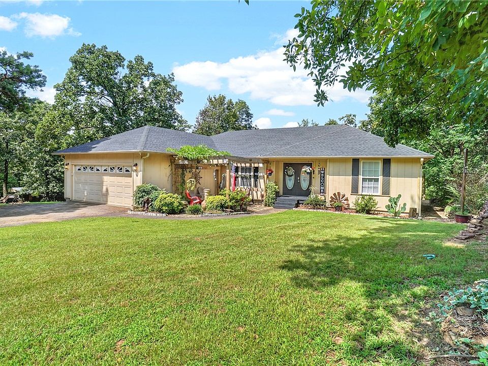 1st image of 328 Tree Line Cir